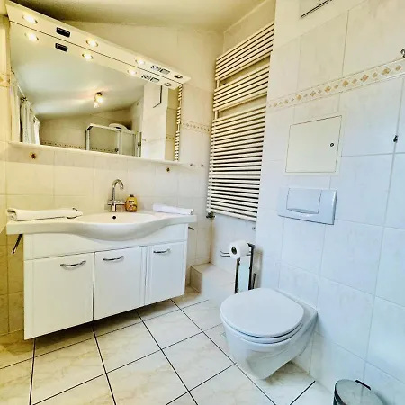 Appartement Sonnenaufgang, Direkt Am Alten Strom Rostock